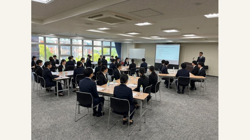【活用事例】絶景の新入社員研修!中之島公会堂を望むOルームの魅力