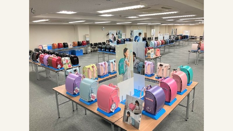 多様なランドセルが彩る展示会